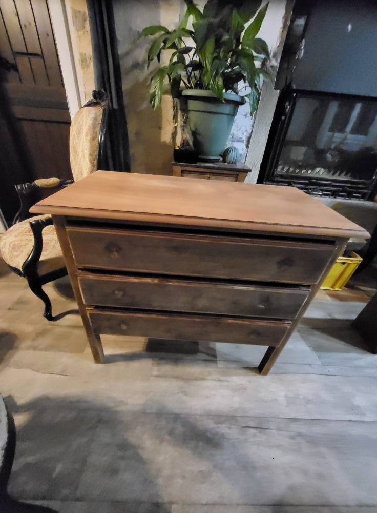 Commode vintage en bois, salon rustique chaleureux chez celadeco à Toulouse